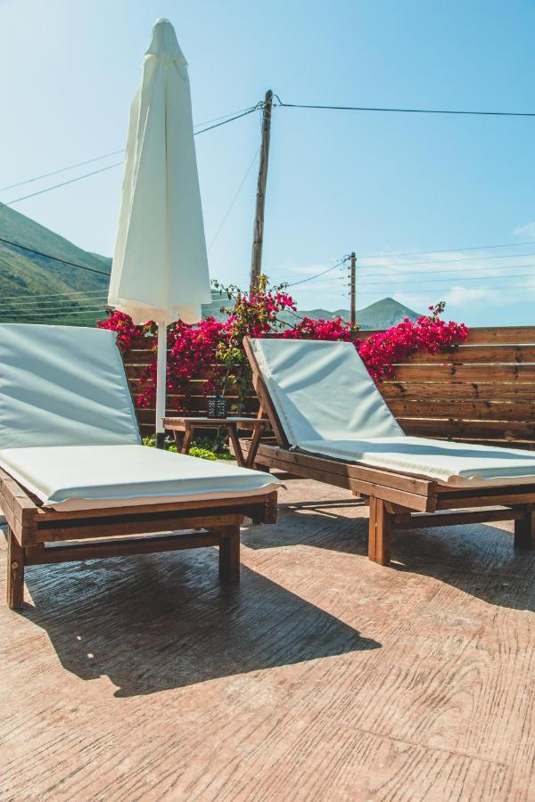 Casa Di Terra Guest House Pigadhakia Bagian luar foto